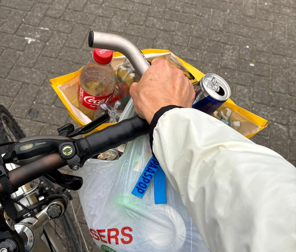 Statiegeld blikjes en flesjes verzamelen
