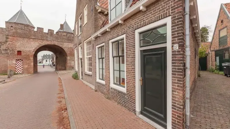 Winactie weekendje overnachten naast de Koppelpoort in Amersfoort