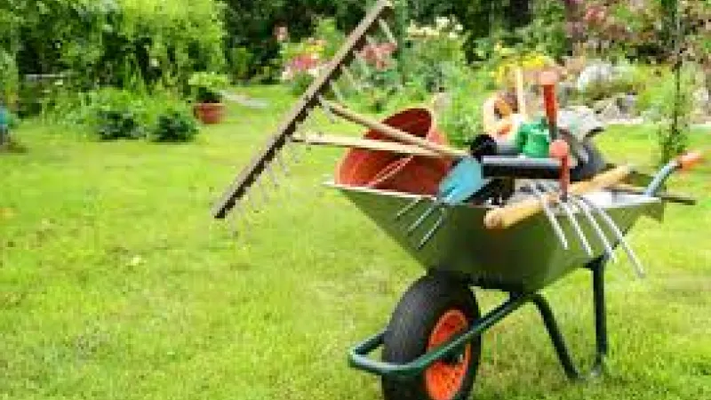 In de tuin werken