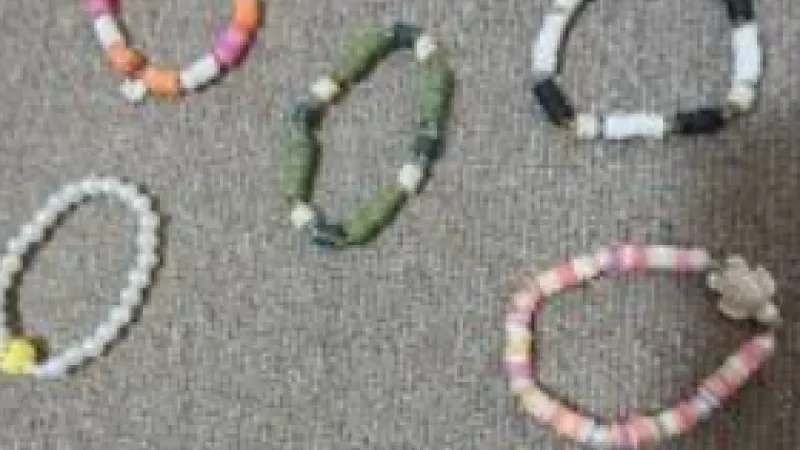Armbandjes verkopen