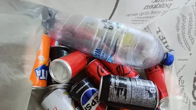 Flessen inzamelen Voetbalclub